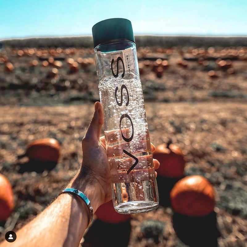 Voss Carbonated Sparkling Natural Mineral Water in Glass Bottle, 800 ml - Image 4